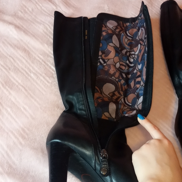 Geox - Picture 2 of 4